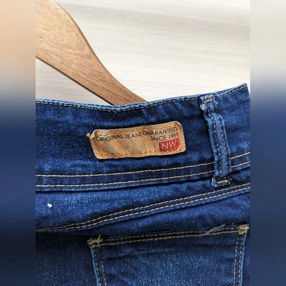 Denim shorts - Picture 3 of 4